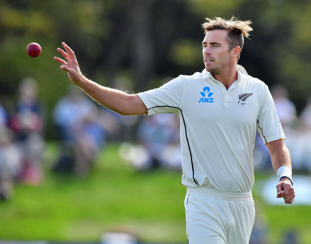 টিম সাউদি: গত ম্যাচে তিন উইকেট নিয়েছেন। তার আগের ম্যাচে ব্যাট হাতে গুরুত্বপূর্ণ রান করেছেন। আজ তিনি থাকছেন প্রথম একাদশে। ছবি: এএফপি।