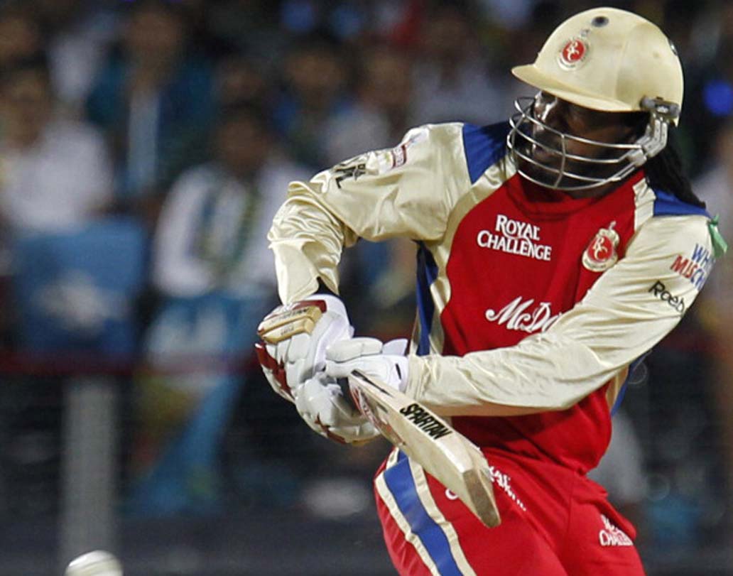 ২০১৬-এর আইপিএল-এ এই আরসিবি’র হাত ধরেই দ্বিতীয় সর্বোচ্চ রানটি আসে। সে সময় গুজরাত লায়ন্সের বিরুদ্ধে মাত্র তিন উইকেটে ২৪৮ রান করেছিল।