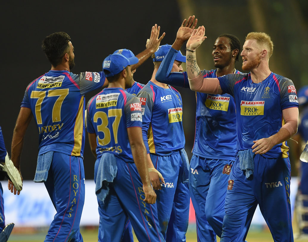 রাজস্থান রয়্যালস: রাজস্থানের শেষ দুই ম্যাচ কলকাতা এবং বেঙ্গালুরুর বিরুদ্ধে। এই দুই দলকে হারাতে পারলেই প্লে অফে যাবে রাজস্থান। একটি ম্যাচ জিতলেও প্লে অফে যেতে পারে রাজস্থান, তবে সে ক্ষেত্রে রান রেটের অনেকটাই উন্নতি করতে হবে। ছবি: পিটিআই।