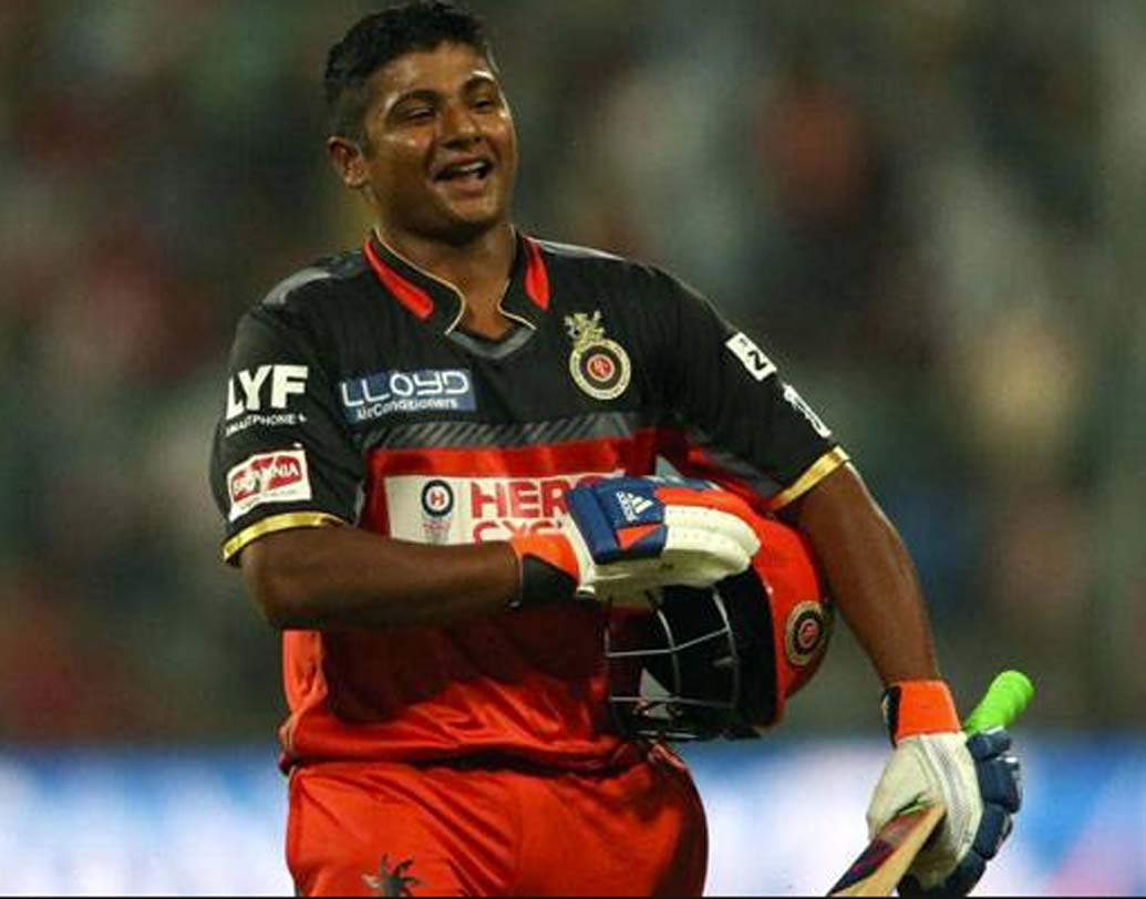 সরফরাজ খান: ব্যাটে একেবারেই রান পাচ্ছেন না সরফরাজ। আজ রান না পেলে দল থেকে বাদ পড়তে পারেন।