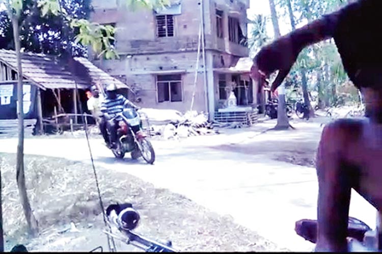 Bengal Panchayat Elections 2018: BJP candidate got beaten, complaint against TMC