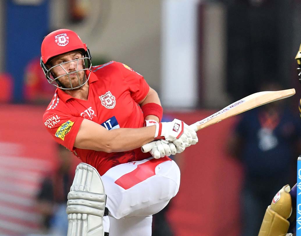 অ্যারন ফিঞ্চ: গত ম্যাচে টুর্নামেন্টে নিজের সর্বোচ্চ স্কোর করেন। তবে ২০ বলে ৩৪ দলের জেতার পক্ষে যথেষ্ট ছিল না। আজ হয়ত ব্যাটিং অর্ডারে উপরের দিকে আসতে পারেন তিনি। ছবি: পিটিআই।