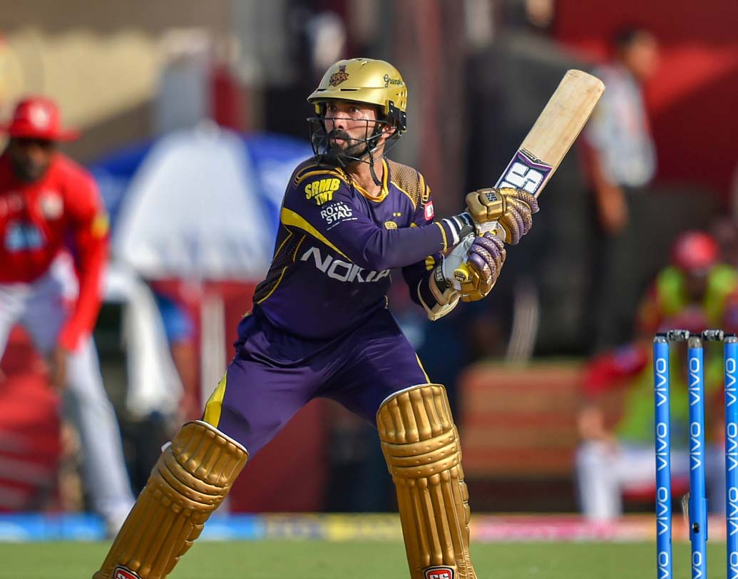 দীনেশ কার্তিক: ফিনিশার কার্তিক ফের ফর্মে ফিরেছেন। শেষ ম্যাচে অসাধারণ খেলেছেন। আজ তিনি দলের অন্যতম বড় ভরসা।