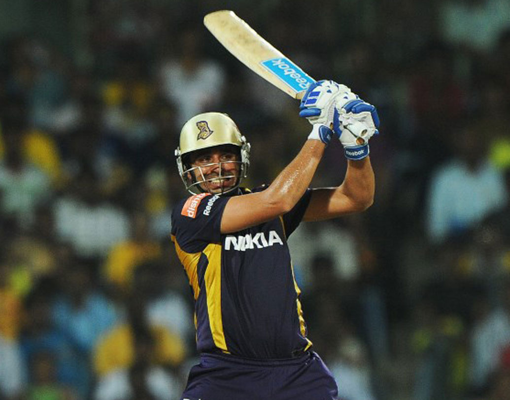 ২০১২-তে ব্রেন্ডন ম্যাকালামের পরিবর্তে কলকাতা নাইট রাইডার্সের হয়ে নেমেছিলেন মনবিন্দর বিসলা। তাঁর ব্যাট থেকে বেরিয়েছিল ৮৯ রানের ঝোড়ো ইনিংস। পরের বছরও আইপিএলে যথেষ্ট সুযোগ পেয়েছিলেন এই উইকেট কিপার-ব্যাটসম্যান। তবে রবিন উত্থাপার কাছে কেকেআরে নিজের জায়গা হারানোর পর আর দলে ফিরতে পারেননি বিসলা। ছবি: এএফপি।