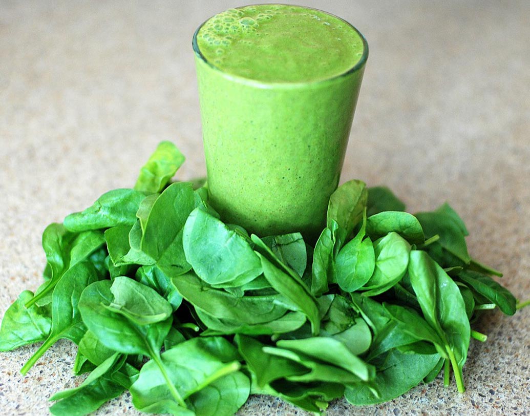 পালং: সক্রিয় শুক্রাণুর জন্য জরুরি ফোলিক অ্যাসিড। শরীরে ফোলেটের মাত্রা কমতে থাকলে শুক্রাণুর সংখ্যাও কমে যায়। নিউট্রিশনিস্টদের মতে, পালং শাকে থাকে প্রচুর পরিমাণ ফোলিক অ্যাসিড যা শুক্রাণু কার্যকারিতা অনেক বাড়ায়। তা ছাড়া পালং শাক খেলে শরীরে রোগ প্রতিরোধ শক্তিও অনেক বৃদ্ধি পায়।