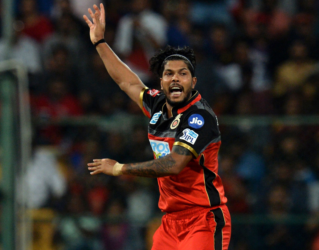 উমেশ যাদব: আরসিবির সবচেয়ে ফর্মে থাকা পেসার। দু’একটি ম্যাচ বাদে দুর্দান্ত বোলিং করেছেন এই স্পিডস্টার। ছবি: এএফপি।