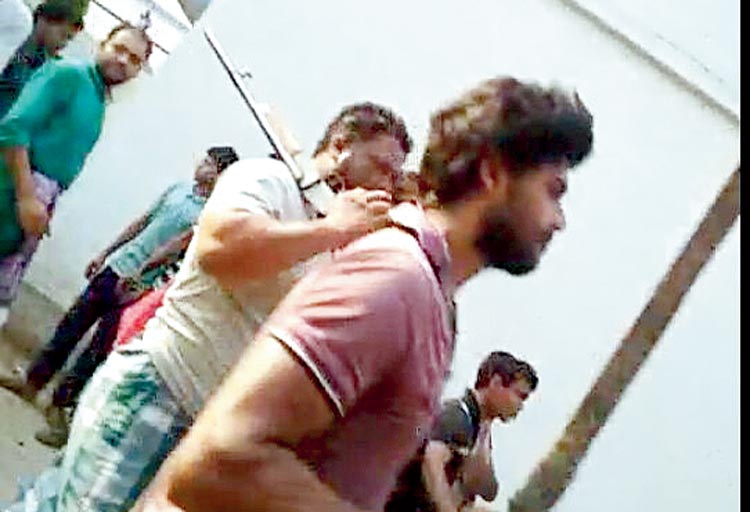 Bengal Panchayat Election 2018: Miscreants looted ballot boxes from booth at a gunpoint