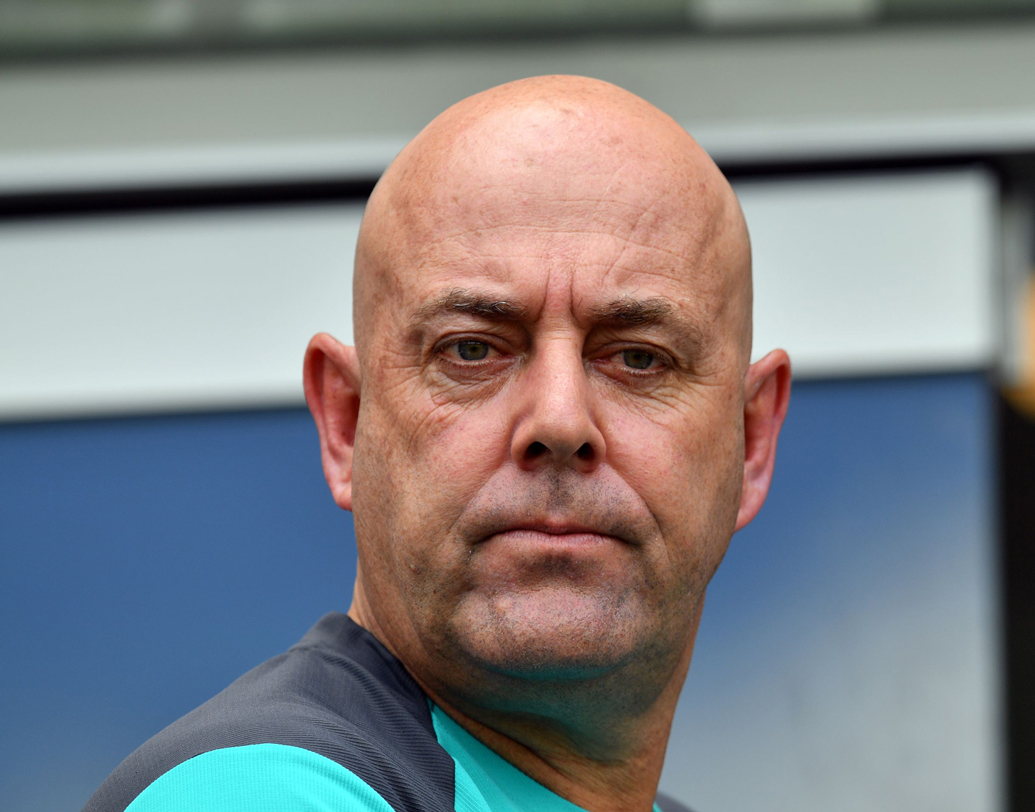 ডারেন লেম্যান: অস্ট্রেলিয়ার কোচিং থেকে সদ্য পদত্যাগ করেছেন। ২০০৩ সালে বিশ্বকাপজয়ী অস্ট্রেলিয়া দলের সদস্য ছিলেন তিনি। এ হেন লেম্যান প্রথম আইপিএলে রাজস্থানের হয়ে দু’টি ম্যাচ খেলেন। করেন মাত্র ১৮ রান। এর পর আর ক্রিকেটার হিসাবে আইপিএলে ফেরেননি তিনি। ফেরেন কোচ হিসাবে। ছবি: এএফপি।