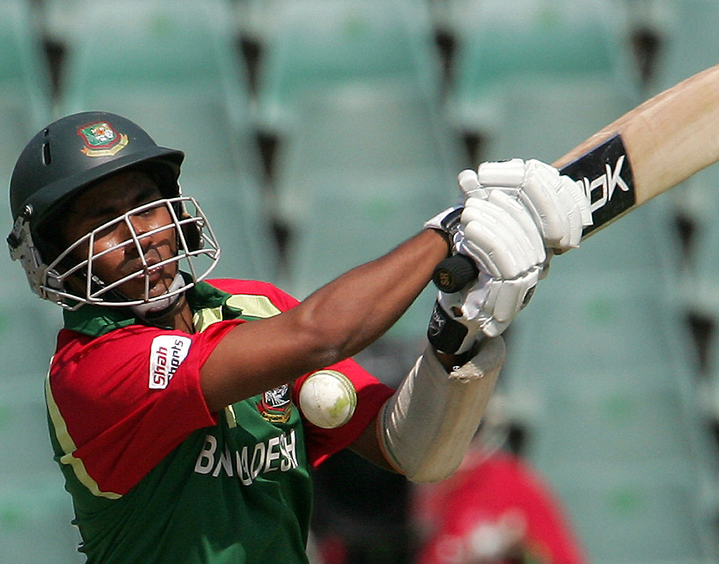 মহম্মদ আশরাফুল: বাংলাদেশের সেরা প্রতিভাদের অন্যতম আশরাফুলের দেশের হয়ে একাধিক দুর্দান্ত ইনিংস রয়েছে। আইপিএলের ২০০৯ মরসুমে তাঁকে কেনে মুম্বই ইন্ডিয়ান্স। একটিমাত্র ম্যাচ খেলে মাত্র ২ রান করেন তিনি। আর কোনও দিনই আইপিএলে দেখা যায়নি তাঁকে।