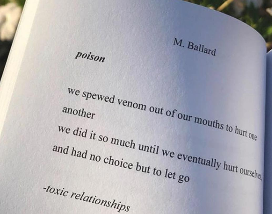 ক্যালিফোর্নিয়ার লেখিকা এম বালার্ডের এই লেখাটি সোশ্যাল মিডিয়ায় পোস্ট করেছেন মিমি। যেখানে ‘বিষাক্ত সম্পর্ক’-র কথা রয়েছে। লেখাটি পোস্ট করেছেন তাঁর প্রাক্তন প্রেমিক রাজ চক্রবর্তীর বিয়ের পরই।