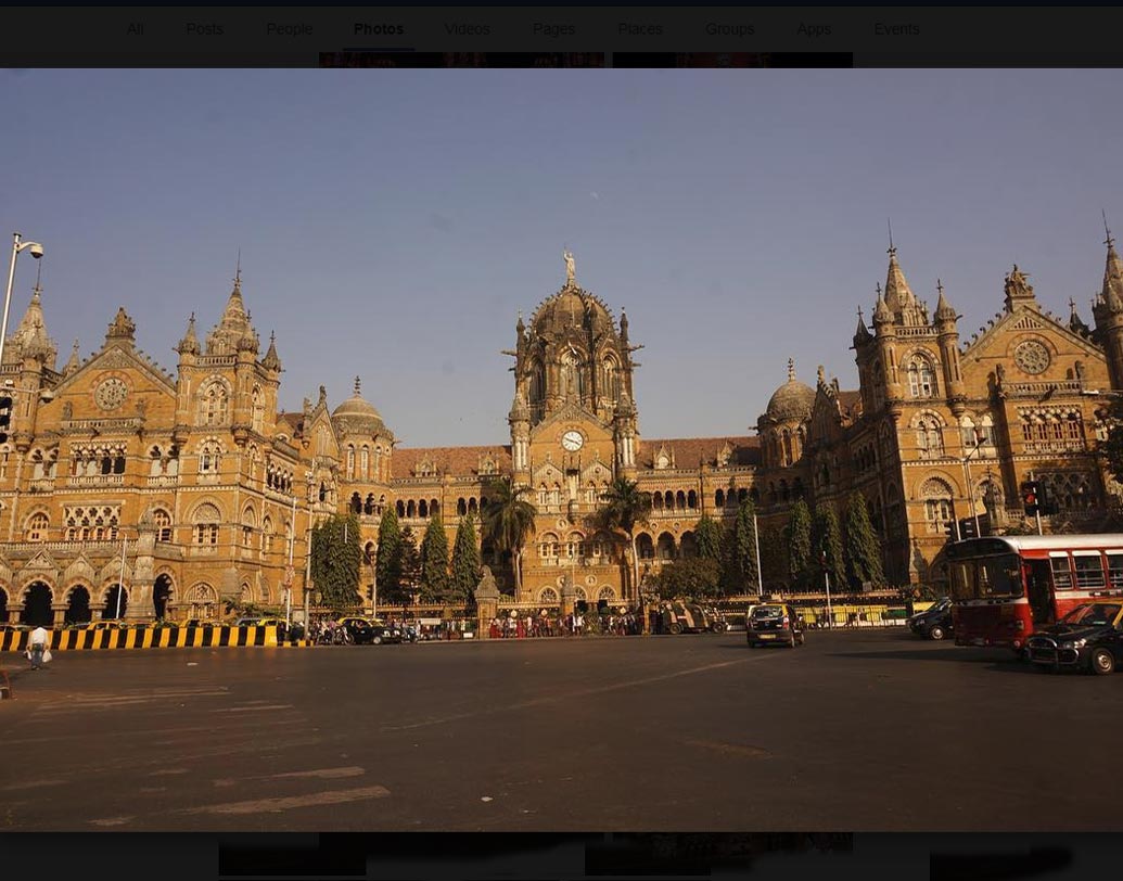 ছত্রপতি শিবাজি টার্মিনাস: ইতালীয় গথিক স্থাপত্যের অন্যতম নিদর্শন মুম্বইয়ের ছত্রপতি শিবাজি টার্মিনাস। দেশের অন্যতম ব্যস্ত এই রেল স্টেশনটি চালু হয় ১৮৮৭-৮৮ সালে। প্রথমে নাম ছিল ‘ভিক্টোরিয়া টার্মিনাস’। পরে নাম পরিবর্তিত হয়ে ছত্রপতি শিবাজি রাখা হয়। ২০০৪ সালে ইউনেস্কো স্টেশনটিকে বিশ্ব ঐতিহ্যবাহী স্থানের তকমা দেয়।