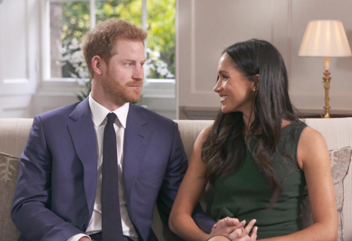 এনগেজমেন্টের আগে ইন্টারভিউ দেওয়া রয়্যাল পরিবারের রীতি। রয়্যাল পরিবারের এই রীতি বহু দিনের। ঠিক যেমন প্রিন্স উইলিয়াম এবং কেট দিয়েছিলেন। প্রিন্স হ্যারি এবং মেগান মার্কলও ইন্টারভিউ দিয়েছেন। যদিও উইলিয়াম এবং কেটের কথোপকথনে যেখানে পরিমিত এবং রয়্যাল ছাপ অনেক বেশি ছিল। হ্যারি এবং মেগান কিন্তু নিজেদের মধ্যে অনেক বেশি খোলামেলা ছিলেন।