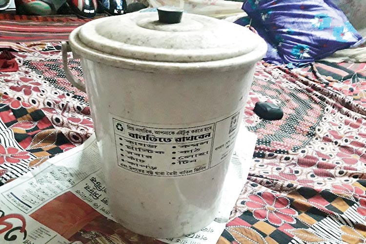 Kolkata News: New White bucket project to collect room garbage