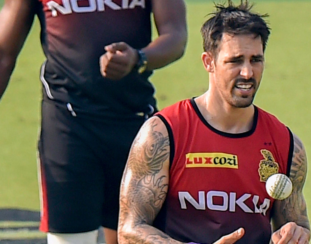 মিচেল জনসন (কলকাতা নাইট রাইডার্স): এ বারের জনসন যেন পুরনো জনসনের ছায়া। চার ম্যাচে মাত্র দু’উইকেট নিয়েছেন এই বাঁহাতি পেসার। ছবি: পিটিআই।