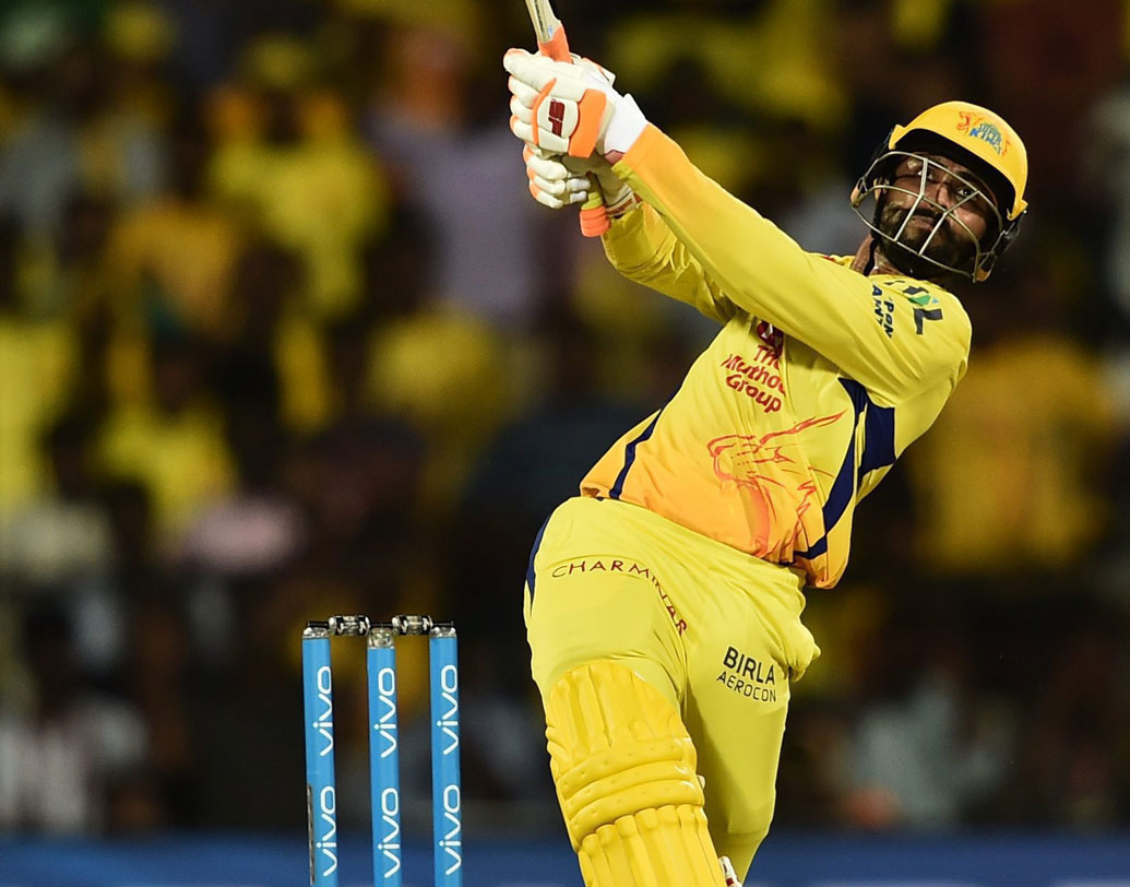 রবীন্দ্র জাডেজা (চেন্নাই সুপার কিংস): ব্যাট হাতে মোট রান ৪৭, সর্বোচ্চ ১৯। ৮ ম্যাচে মাত্র দু’উইকেট। ভয়ঙ্কর খারাপ ফর্মে রয়েছেন চেন্নাইয়ের এই অলরাউন্ডার। ছবি: পিটিআই।