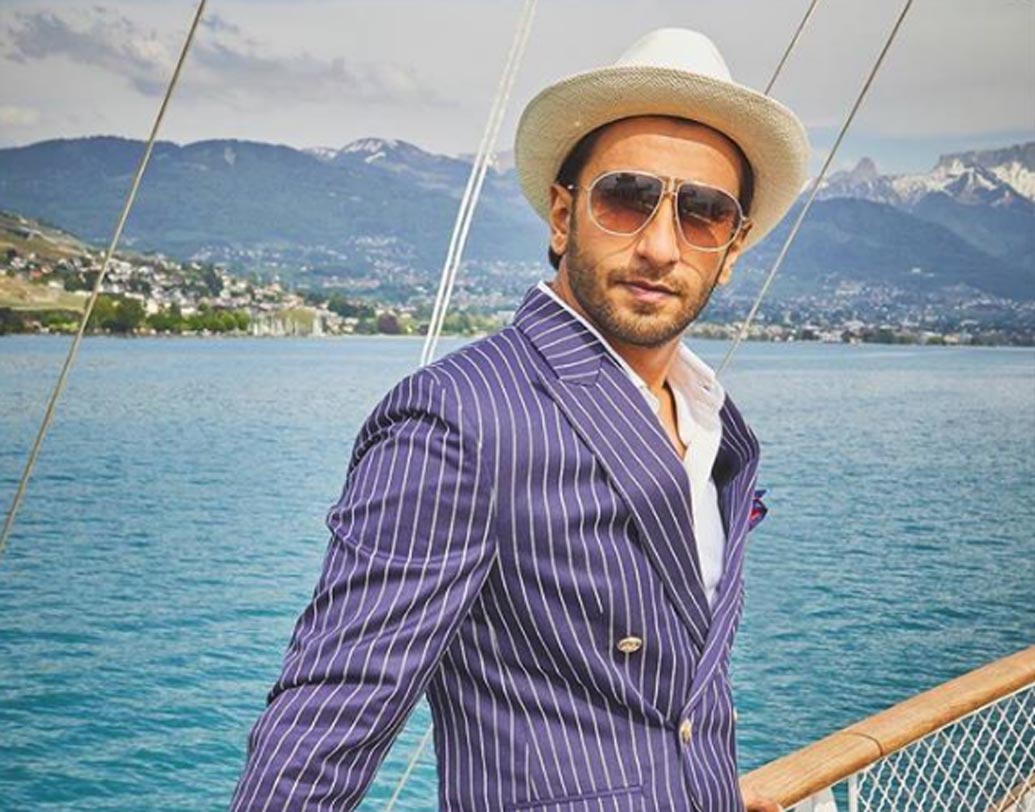 রণবীর সিংহ: স্পেশাল পারফরম্যান্সের জন্য রণবীরের পারিশ্রমিক ১ কোটি টাকা। তবে, পারফরম্যান্সের সঙ্গে তাল মিলিয়ে পারিশ্রমিকের অঙ্কও বদলাতে পারে!