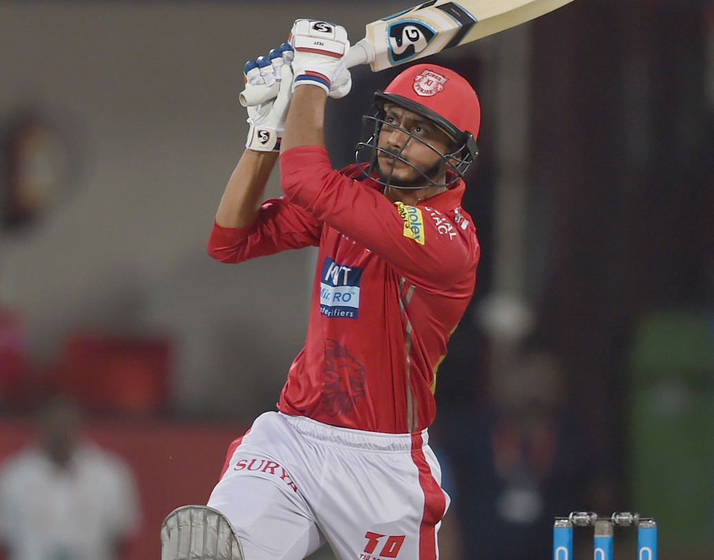 অক্ষর পটেল: পঞ্জাবের লোয়ার মিডলের প্রথম সদস্য। মাঝে মধ্যে ভাল পারফর্ম করলেও ধারাবাহিক ভাল করতে পারছেন না অক্ষর। ছবি: এএফপি।