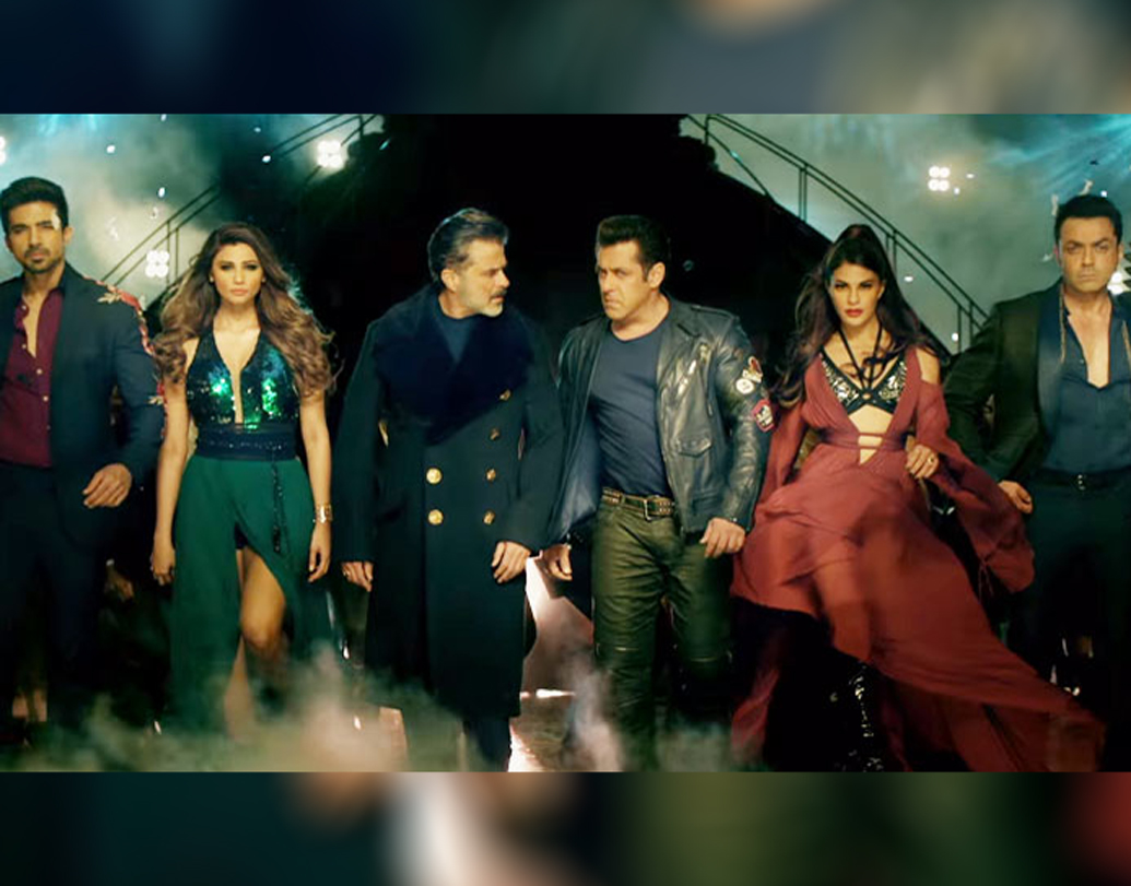 মুম্বই, তাইল্যান্ড আর কাশ্মীর জুড়ে শুটিং হয়েছে ‘রেস’ ছবির নতুন এই ফ্যাঞ্চাইজির। ছবি জুড়ে এক কথায় তারকাদের হাট যেন। সলমন ছাড়াও রয়েছেন অনিল কপূর, ববি দেওল, সাকিব সালেম, জ্যাকলিন ফার্নান্ডেজ, ডেইজি শাহ এবং আরও অনেকে। ছবির পরিচালক বলিউডের নামজাদা কোরিওগ্রাফার রেমো ডিসুজা।