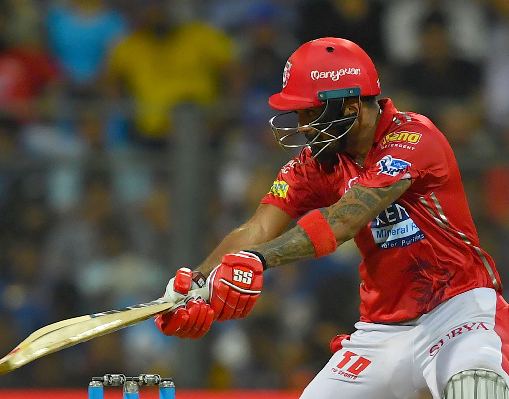 কেএল রাহুল: এ বারের আইপিএল যেন নতুন করে পরিচয় করিয়ে দিল লোকেশ রাহুলের সঙ্গে। ভারতীয় দলের এই গুরুত্বপূর্ণ ব্যাটসম্যানটি হয়ে উঠেছিলেন পঞ্জাবের ব্যাটিংয়ের প্রধান স্তম্ভ। ফর্মে থাকা রাহুলের একাধিক অসাধারণ ইনিংসের মধ্যে একটি অবশ্যই দিল্লির বিরুদ্ধে ১৬ বলে ৫১ রানের ইনিংসটি।