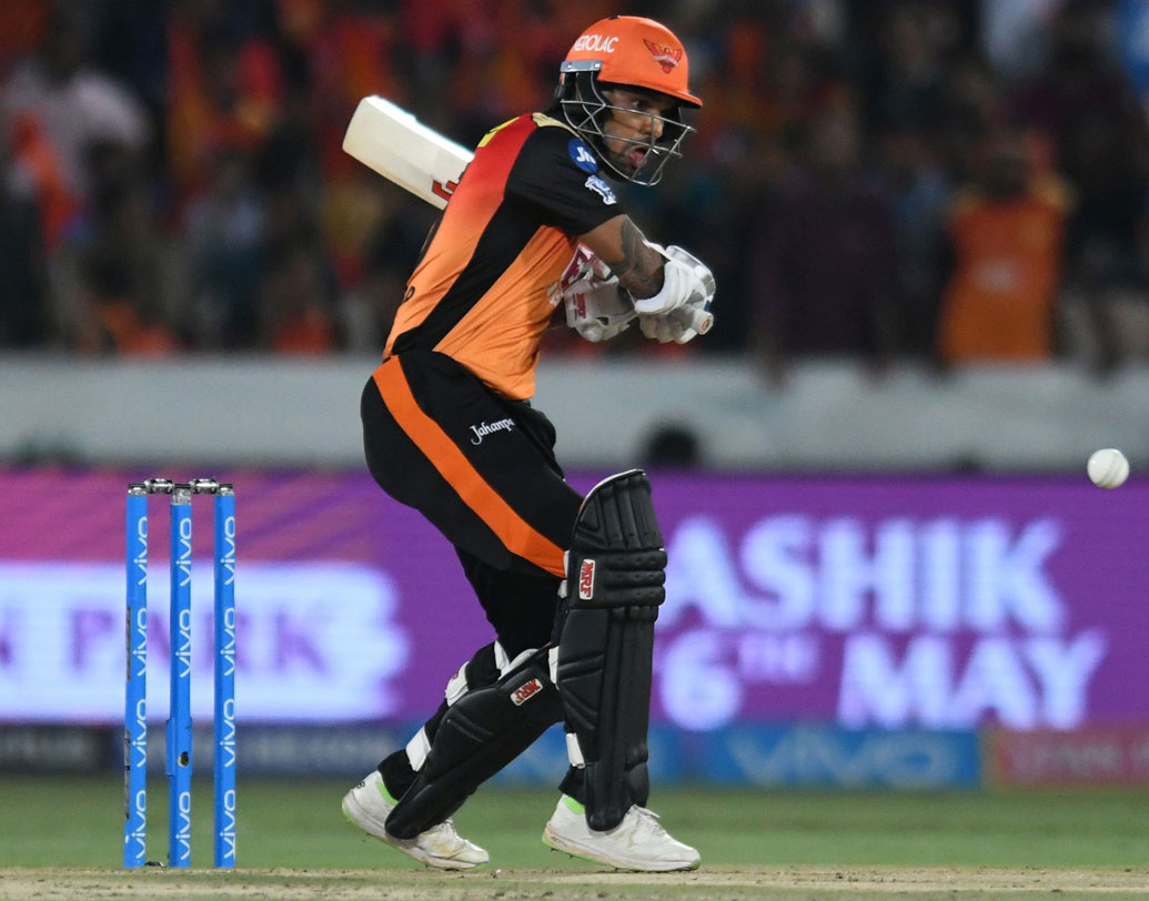 শিখর ধবন: এই মুহূর্তে অসাধারণ ফর্মে। আজকের ম্যাচ জেতার জন্য ধবনের ব্যাটের দিকে তাকিয়ে রয়েছে দল।