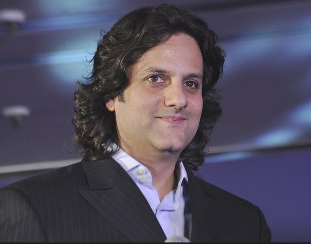 ফারদিন খান: কেরিয়ারের মধ্যগগনেই ড্রাগ পাচারের অভিযোগ ওঠে ফারদিন খানের বিরুদ্ধে। ২০০১ সালে লক্ষ টাকার কোকেন-সহ ফারদিনকে গ্রেফতার করে নারকোটিক কন্ট্রোল ব্যুরোর (এনসিবি) গোয়েন্দারা। জেল থেকে বেরিয়ে আসার পর কেরিয়ারেও ইতি পড়ে যায় অভিনেতার।