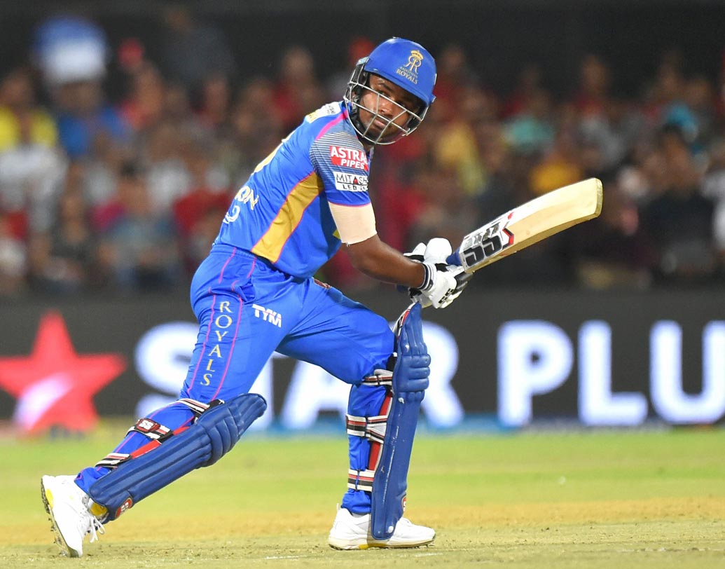 সঞ্জু স্যামসন: গত ম্যাচে রান পাননি। টুর্নামেন্টের প্রথম দিকে যে দুর্দান্ত ফর্মে ছিলেন, সেই ফর্মের ধারেকাছেও নেই সঞ্জু। তবে আজ প্রথম একাদশে থাকছেন তিনি। ছবি: পিটিআই।