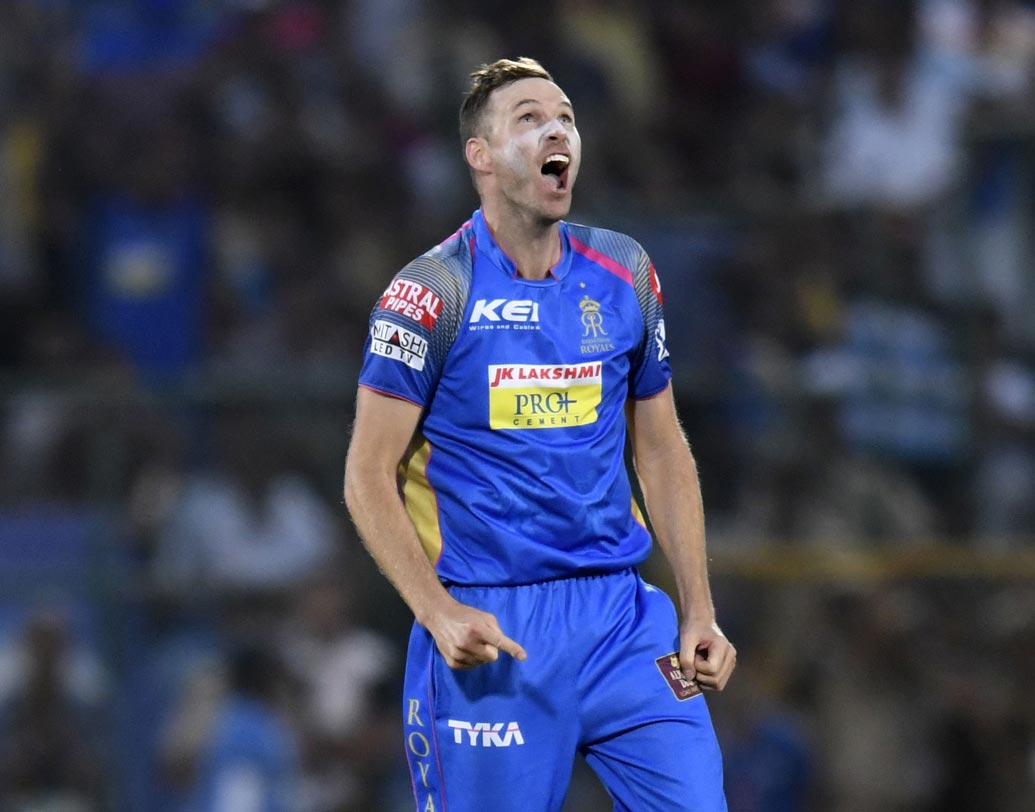 বেন লগলিন: শেষ দুই ম্যাচে গড়ে দু’টি করে উইকেট নিয়েছেন এই পেসার। ফর্মে থাকা লগলিন বাউন্সি পিচে ভয়ঙ্কর হয়ে উঠতে পারেন। ছবি: এএফপি।