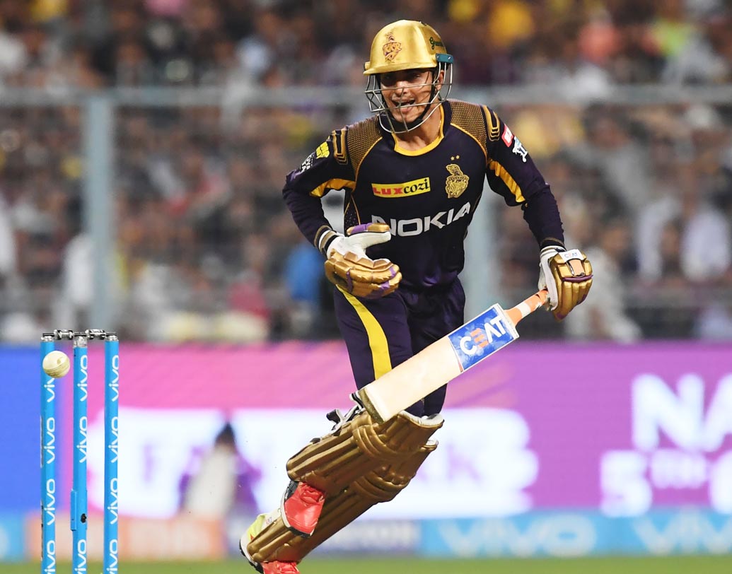 শুভমান গিল: আইপিএলে নিজেকে নতুন করে চেনাচ্ছেন তরুণ এই ব্যাটসম্যান। দলের প্রয়োজনে যে কোনও জায়গায় ব্যাট করতে পারেন শুভমান। ছবি: এএফপি।