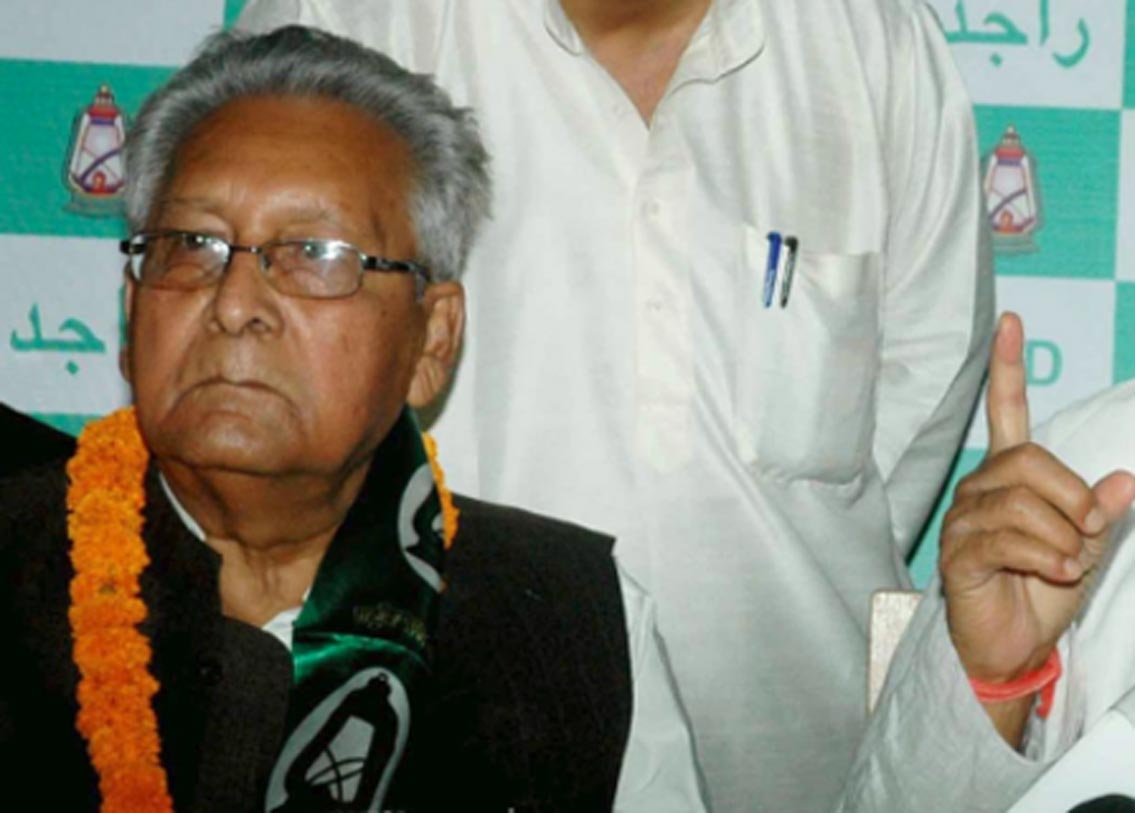 সতীশপ্রসাদ সিংহ: বিহারে মাত্র তিন দিনের জন্য মুখ্যমন্ত্রী হয়েছিলেন তিনি। ১৯৬৮-র ২৮ জানুয়ারি কংগ্রেসের সমর্থনে শোষিত সমাজ দল থেকে তিনি মুখ্যমন্ত্রী নির্বাচিত হন। তিনি বিহারের প্রথম ব্যাকওয়ার্ড ক্লাস মুখ্যমন্ত্রী।