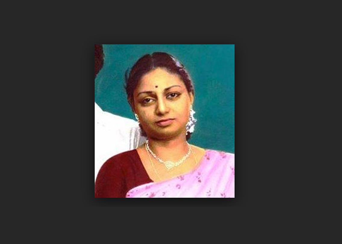 জানকী রামচন্দ্রন: ’৮৮-র ৭ থেকে ৩০ জানুয়ারি তামিলনাড়ুর মুখ্যমন্ত্রী হন। ’৮৭-তে এমজিআরের মৃত্যুর পর স্ত্রী জানকী মুখ্যমন্ত্রী হবেন স্থির হয়। কিন্তু এআইএডিএমকে তিন ভাগে ভাগ হয়ে যায়। একদল জানকীকে সমর্থন করেন, অন্য দল জয়ললিতাকে। স্পিকার জানকীকে আস্থাভোটে জয়ী ঘোষণা করেন। যদিও তাঁকে ইস্তফা দিতে হয়।