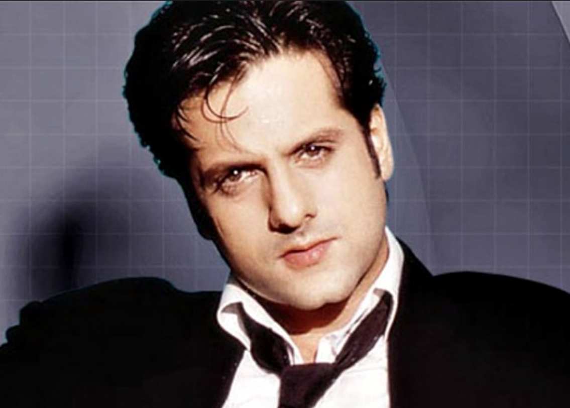 ফরদিন খান: বলিউডে পা রাখার পর বেশ উপরের দিকেই উঠছিল ফরদিনের কেরিয়ারগ্রাফ। ফরদিন হয়ে গেল বলিউডের চকোলেট বয়। ফরদিন জড়িয়ে পড়েন বেআইনি মাদক এবং সাইকোট্রপিক দ্রব্যের পাচার কাণ্ডে। তাঁর কেরিয়ার শেষ হয়ে যায়।