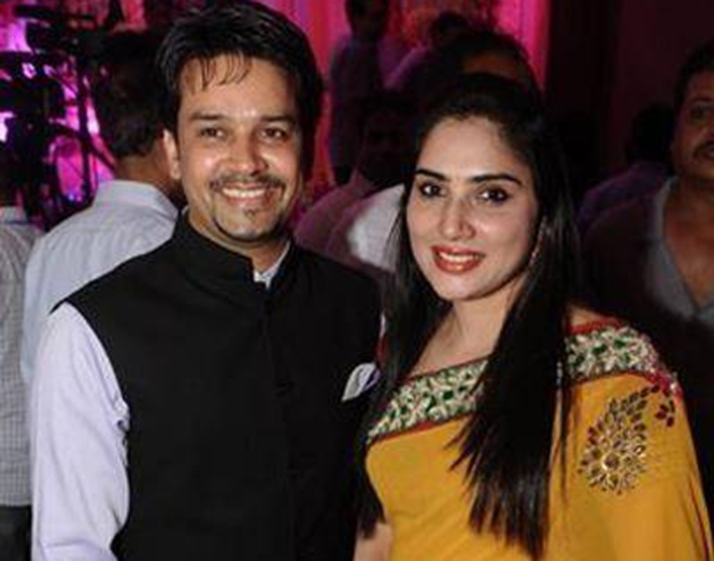 শেফালি ঠাকুর: অনুরাগ ঠাকুরের স্ত্রী। নিন্দুকরা বলেন, যে কোনও বলিউডি অভিনেত্রীর থেকে কম সুন্দরী নন শেফালি।