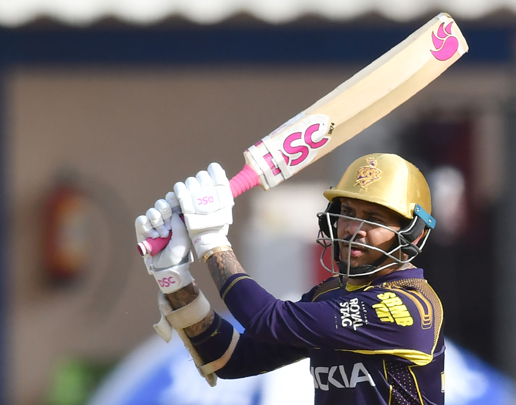 মোস্ট ভ্যালুয়েবল প্লেয়ার: এ বারের মোস্ট ভ্যালুয়েবল প্লেয়ার হলেন কলকাতা নাইট রাইডার্সের সুনীল নারাইন। ১৬ ম্যাচে ৩৫৭ রান করেছেন তিনি, নিয়েছেন ১৭ উইকেট। ছবি: এএফপি।