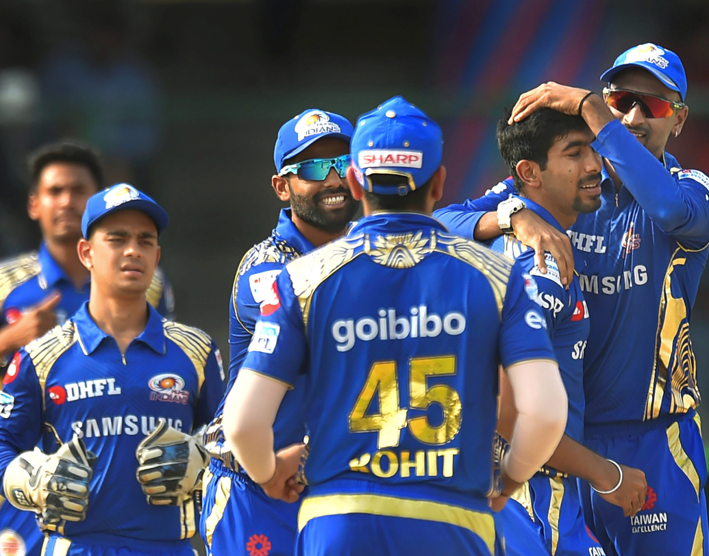 ফেয়ার প্লে: এই পুরষ্কারটি পেয়েছে গত বারের চ্যাম্পিয়ন মুম্বই ইন্ডিয়ান্স। ছবি: পিটিআই।