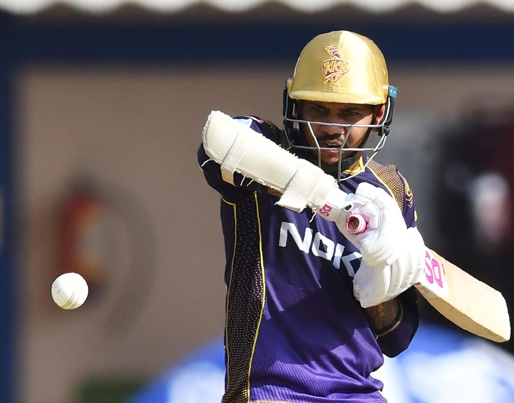 সুনীল নারাইন: কেকেআরের এই ক্যারিবিয়ান অলরাউন্ডারটি আইপিএলে চমক তৈরি করে দিয়েছেন। বোলার হিসেবে নারাইনের কোনও তুলনা হয় না। এ বার ব্যাটসম্যান হিসেবেও নিজেকে মেলে ধরেছেন।