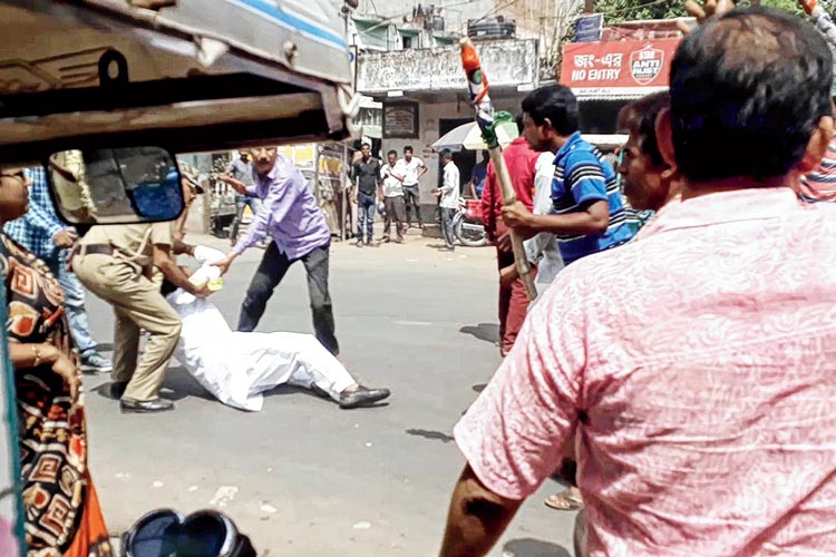 Bengal Panchayat Elections 2018: Attack on Berhampur Congress MLA Manoj Chakraborty