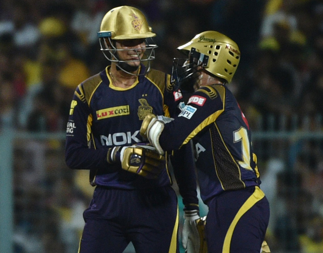 কেকেআরের জয়ের দুই স্তম্ভ। শুভমন গিল এবং অধিনায়ক দীনেশ কার্তিক।