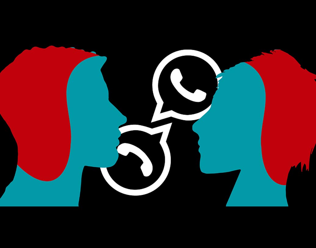 ভিডিও কলিং-এর সুবিধা আগেও ছিল হোয়াটস্অ্যাপে। তবে সেখানে দু’জন গ্রাহক অংশ নিতে পারতেন। এ বার নতুন গ্রুপ ভিডিও কলিং-এর ফিচার নিয়ে আসছে হোয়াটস্অ্যাপ। নতুন এই ফিচারে এক সঙ্গে চারজন গ্রাহক ভিডিও কলিং-এর সুবিধা নিতে পারবেন।