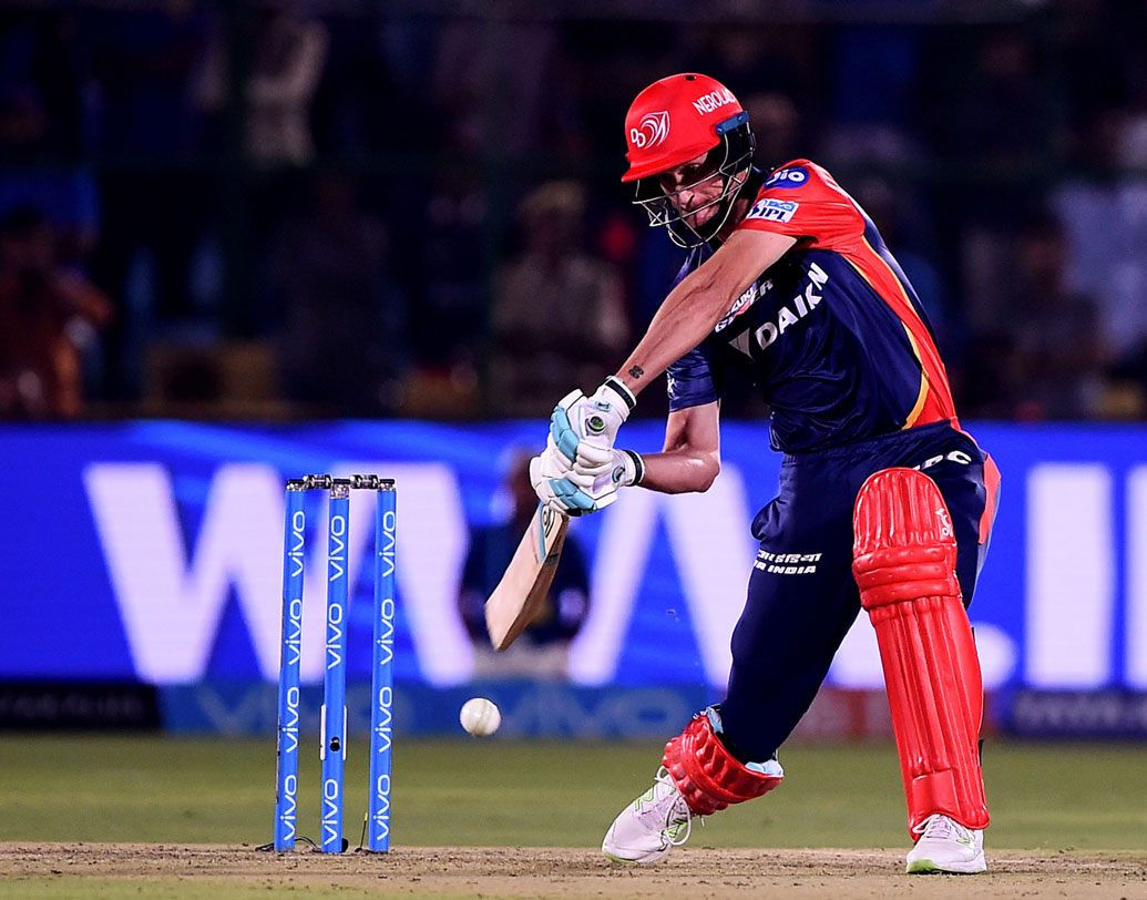 ক্রিস মরিস: দক্ষিণ আফ্রিকার এই অলরাউন্ডারের কাছে থেকে অনেকটাই প্রত্যাশা ছিল দিল্লি ডেয়ারডেভিলসের। কিন্তু পারফর্ম তো তেমন করতেই পারলেন না, উল্টে চোট পেয়ে ছিটকে গেলেন টুর্নামেন্টের মাঝপথ থেকেই। তাঁর বদলে জুনিয়র ডালাকে দলে নেয় দিল্লি। ছবি: এএফপি।