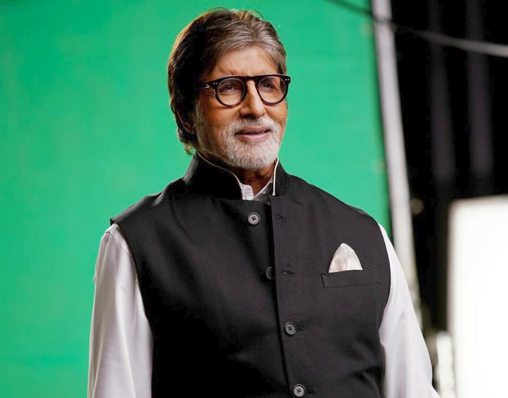 অমিতাভ বচ্চন: কেরিয়ারের একদম শুরুর দিকে তাঁর লুক, গলার স্বর সব কিছু নিয়েই আপত্তি তুলেছিলেন পরিচালকেরা। বলি শাহেনশাকে এক নয় একাধিক বার রিজেক্ট হতে হয়েছিল। কিন্তু তিনি যে ‘বিগ-বি’ সে কথা প্রমাণ করতে বেশি সময় লাগেনি তাঁর।