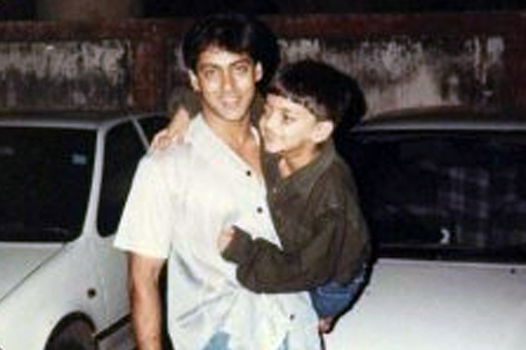 Salman Khan shares a photo with a little boy on Twitter and asks the viewers to guess dgtl