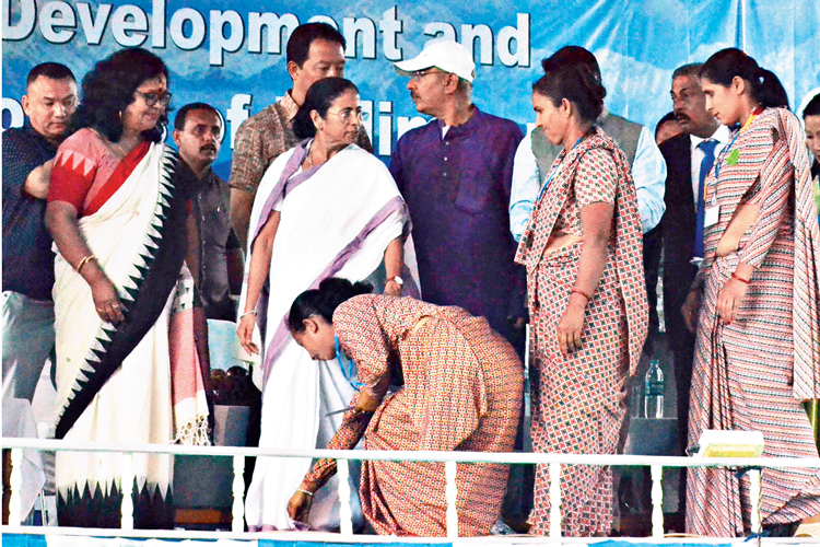 West Bengal News: Chief Minister is not happy with the traffic system