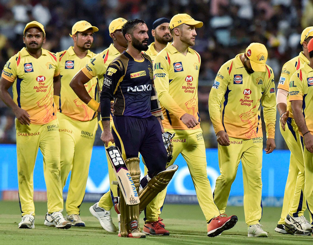 পাঁচটা ম্যাচ জিতেছে নাইট রাইডার্স। আগামী পাঁচটা ম্যাচের অন্তত তিনটে-তে জিততে হবে। ছবি: পিটিআই।