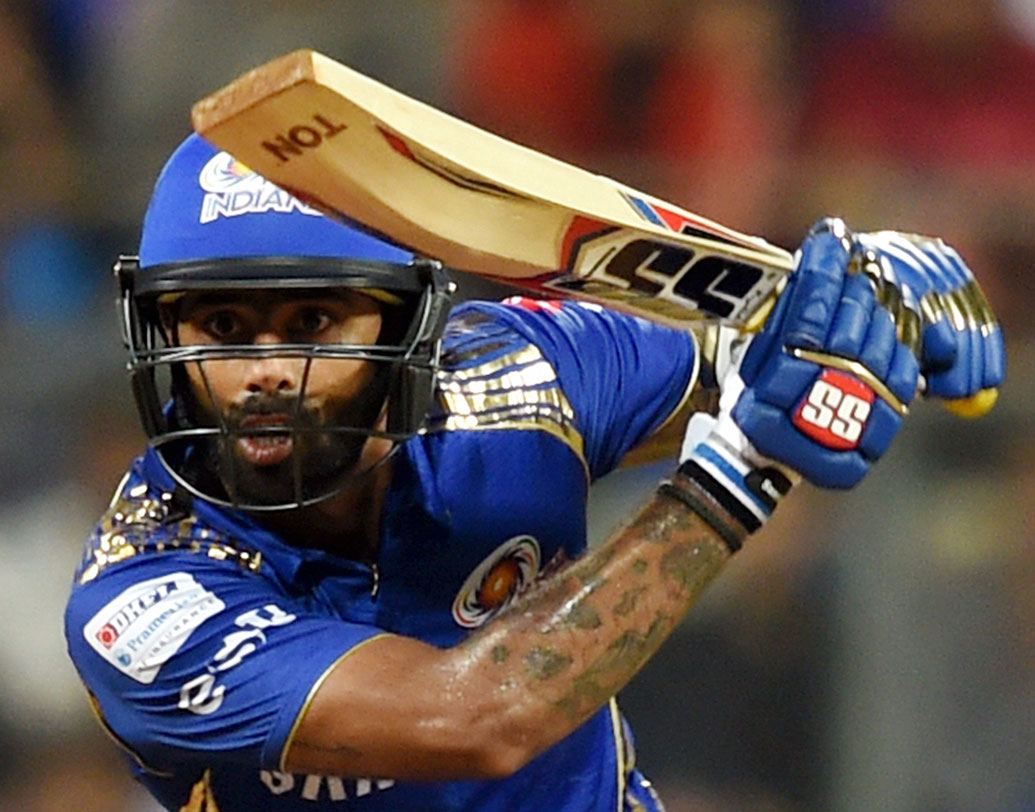 সূর্যকুমার যাদব: বেঙ্গালুরুর বিরুদ্ধে দু’টি ম্যাচ বাদে সব ম্যাচে রান পেয়েছেন। আজ তাঁকে ভাল শুরু করতেই হবে। ছবি: পিটিআই।