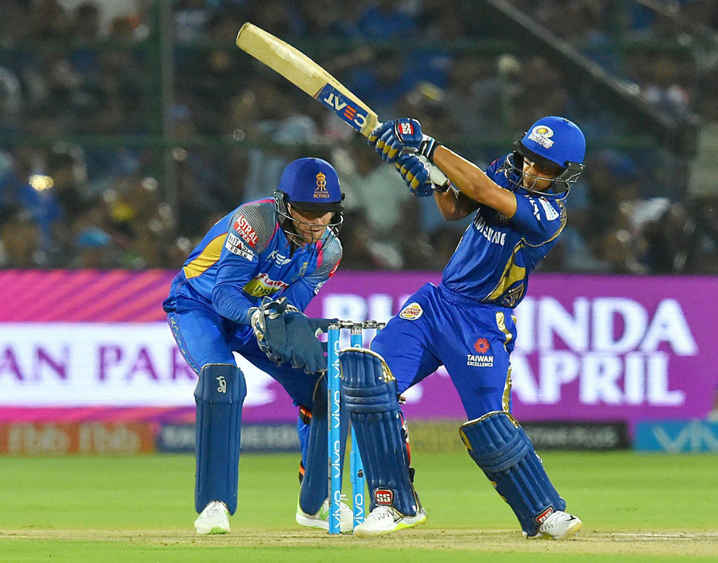 ঈশান কিষাণ: তেমন একটা ফর্মে নেই। তবে যে দিন খেলেছেন, অসাধারণ ব্যাট করেছেন। আজকের ডু অর ডাই ম্যাচে খেলতেই হবে এই উইকেটরক্ষক ব্যাটসম্যানকে। ছবি: পিটিআই।