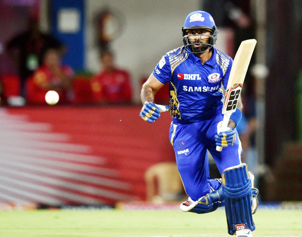 সূর্যকুমার যাদব: দলের ইন ফর্ম ব্যাটসম্যান। গত ম্যাচে হাফ সেঞ্চুরি করে দলকে জিতিয়েছেন। আজও একটা ভাল ওপেনিংয়ের জন্য তাঁর দিকেই তাকিয়ে থাকবে দল। ছবি: পিটিআই।