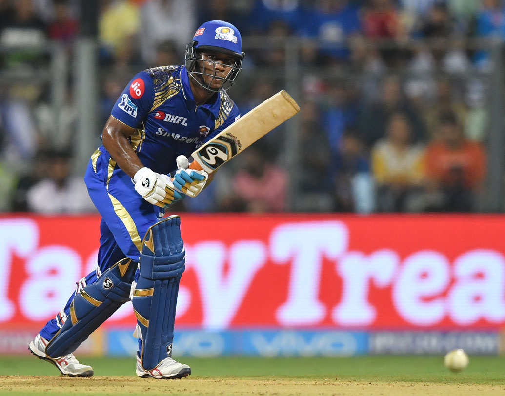 এভিন লিউয়িস: যতটা প্রত্যাশা ছিল, ততটা ভাল খেলতে পারছেন না এই ক্যারিবীয়। তবে বেশ কয়েকটি ম্যাচে দলকে ভাল শুরু দিয়েছেন। ছবি: এএফপি।