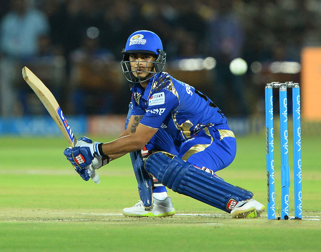 ইশান কিষাণ: গোটা তিনেক ইনিংস ছাড়া বলার মতো রান নেই এই উইকেটরক্ষক ব্যাটসম্যানের খাতায়। গত ম্যাচে শুরু করেও তেমন কিছু করতে পারেননি। আজ একটা ভাল পারফর্ম্যান্স দলে তাঁর জায়গা মজবুত করতে সাহায্য করবে। ছবি: এএফপি।