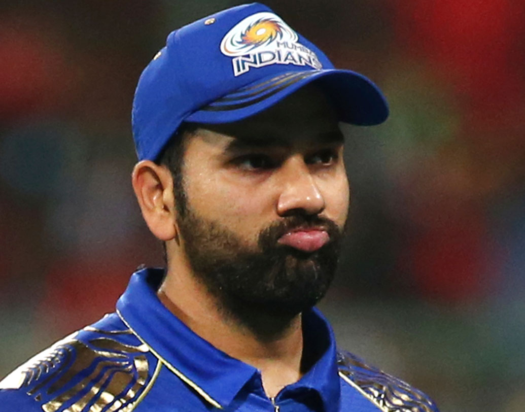 রোহিত শর্মা: গত ম্যাচে তাঁর ১৫ বলে ২৪ দলকে ম্যাচ জেতাতে সাহায্য করে। হিটম্যান ফর্মে থাকলে কিন্তু নাইটদের কপালে দুঃখ আছে। ছবি: এপি।