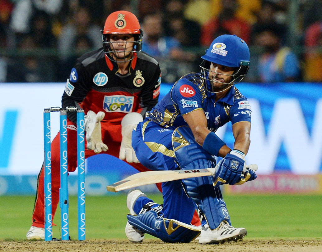 জেপি ডুমিনি:তিনটি ম্যাচ খেলেছেন। এখনও বলার মতো পারফর্ম্যান্স নেই। আজ ব্যাটিংয়ের পাশাপাশি নজরে থাকবে তাঁর বোলিংয়ের দিকেও। ছবি: এএফপি।